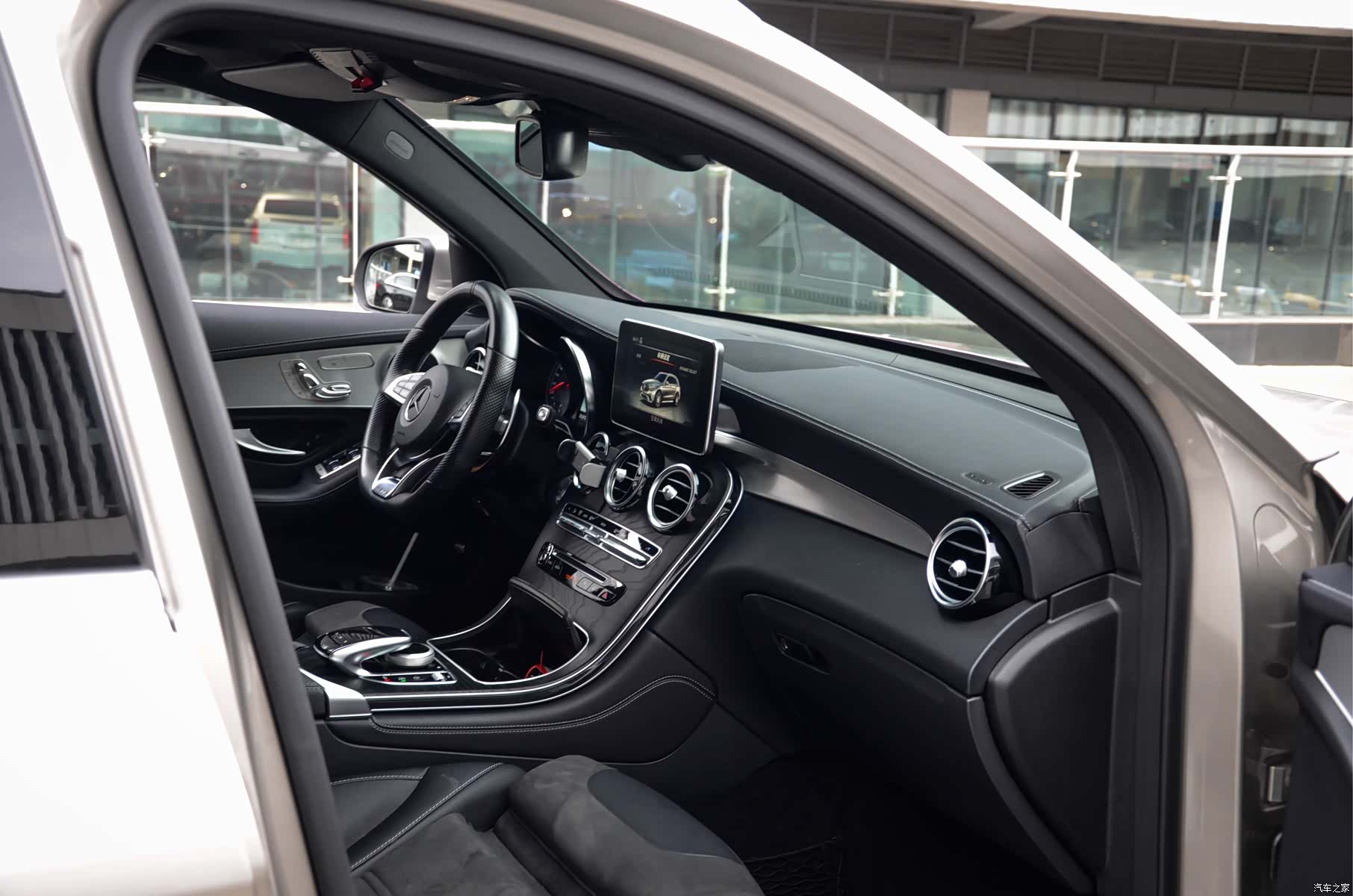 Mercedes-Benz GLC, 2020 16