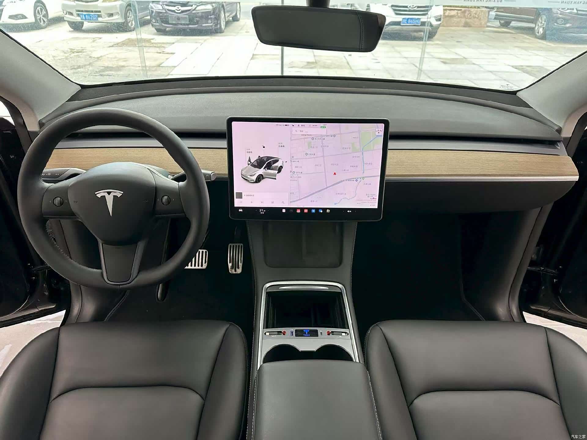 Tesla Model Y, 2021 все фото