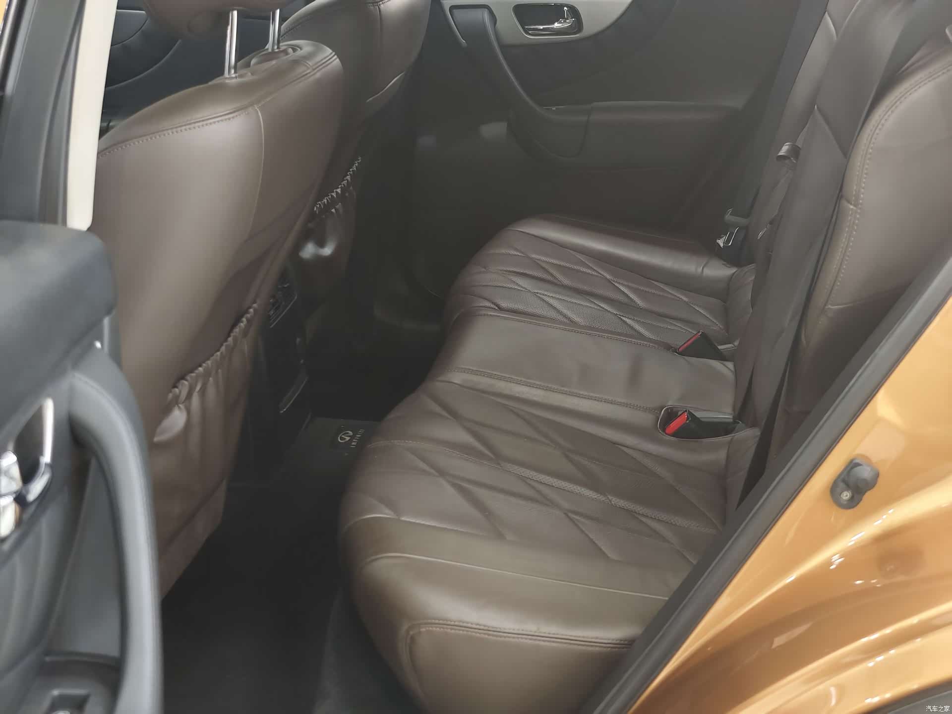 Infiniti FX35, 2013 11