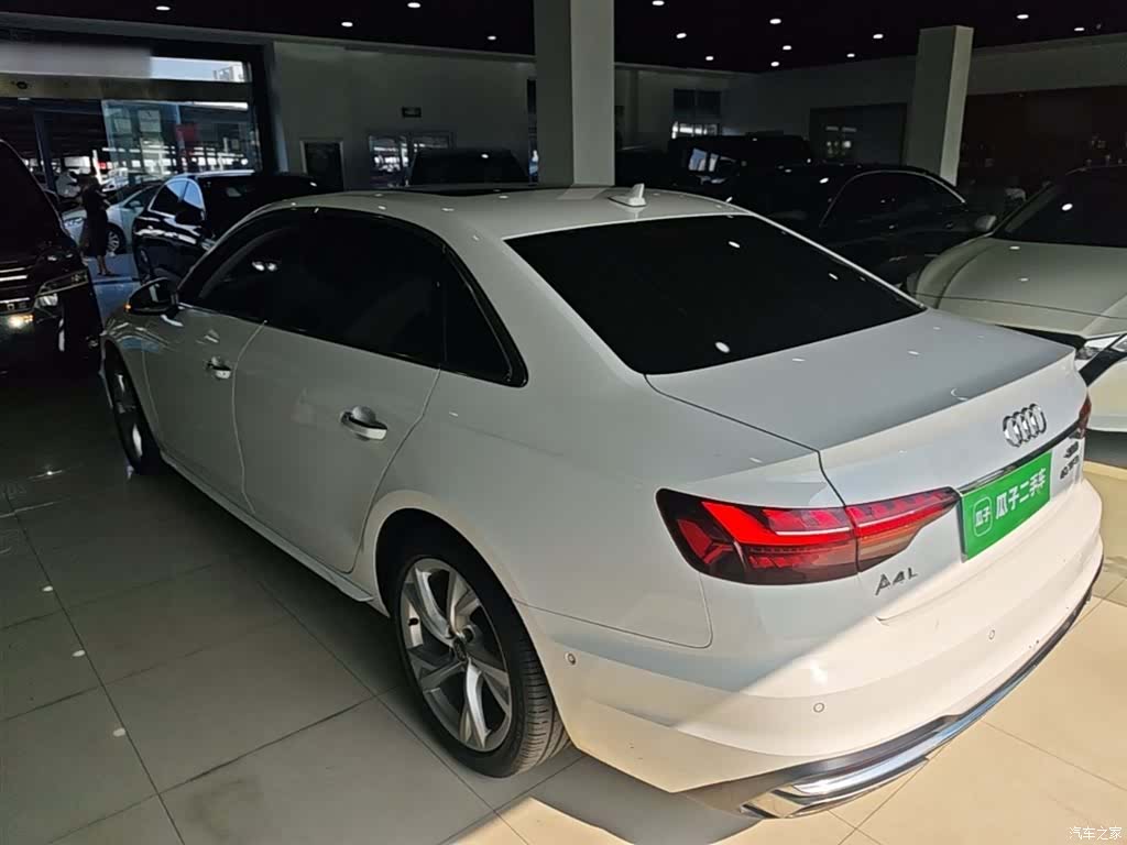 Audi A4L, 2021 все фото