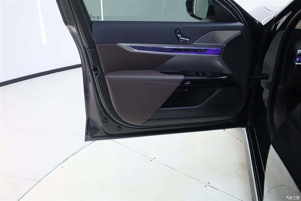 BMW 7 Series, 2024 27