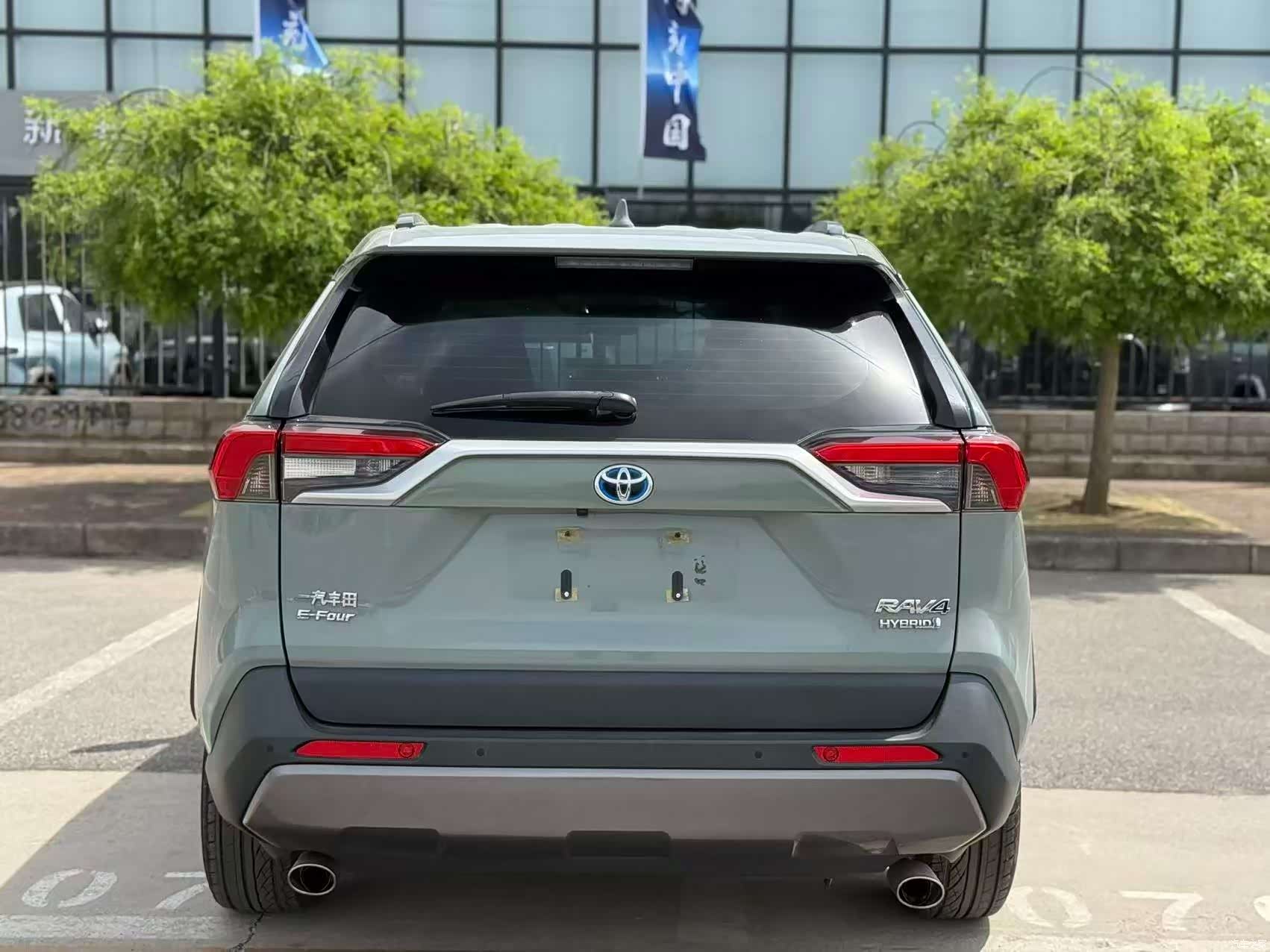 Toyota RAV4, 2019 все фото