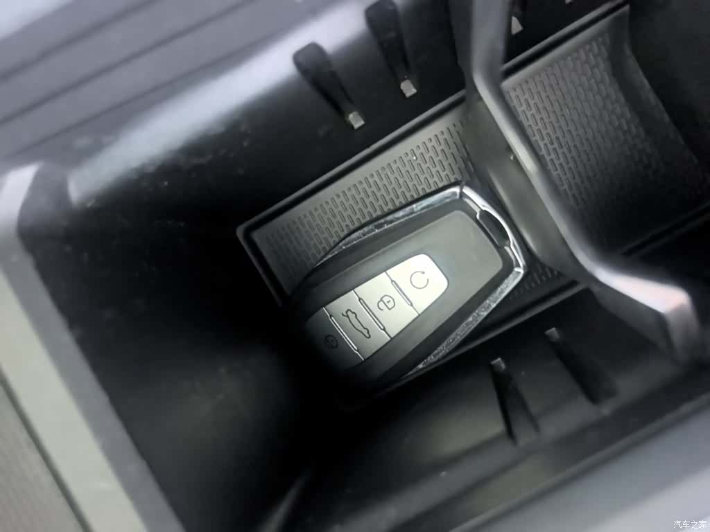 Geely Binray, 2023 9