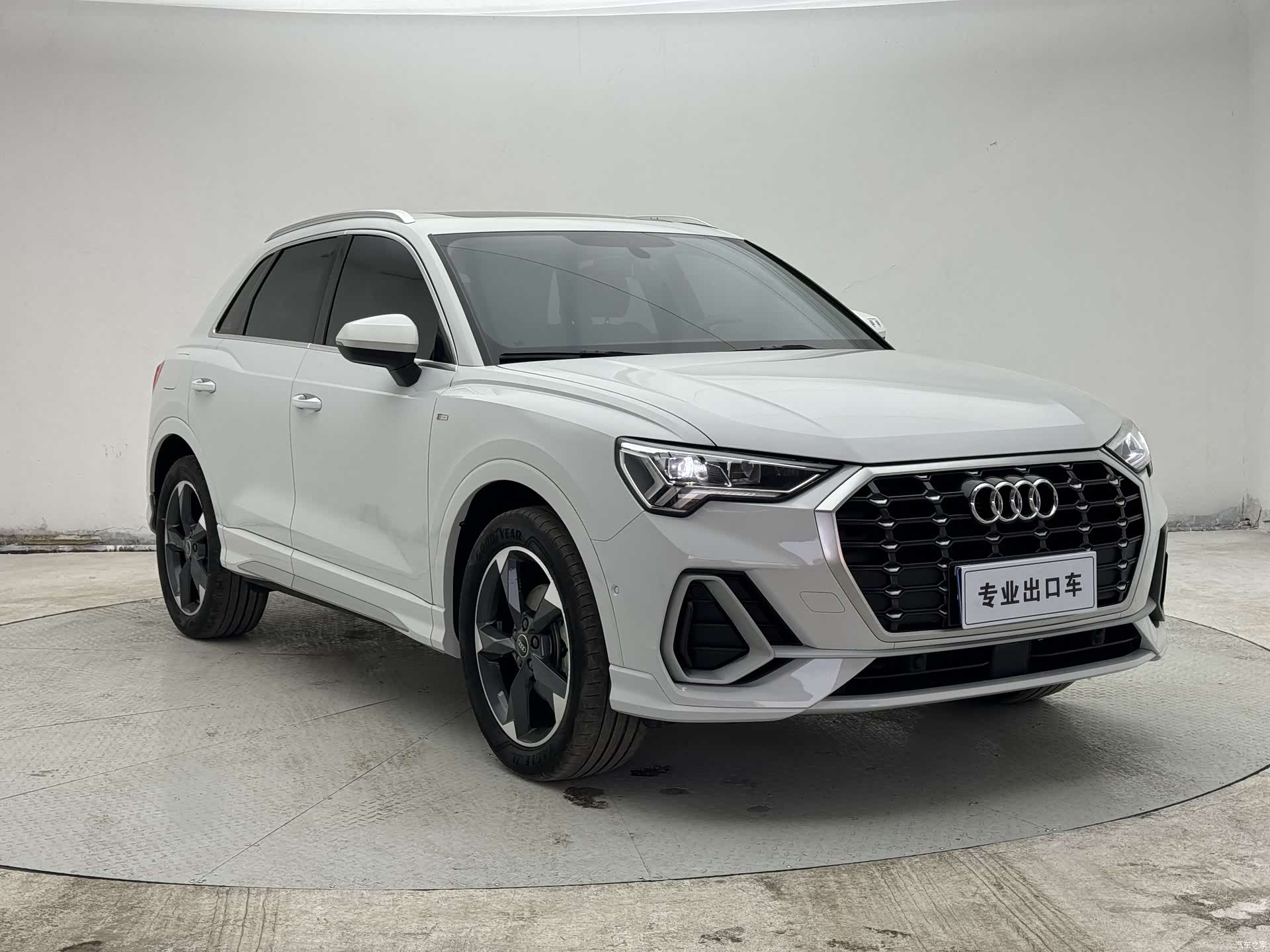 Audi Q3, 2023 2