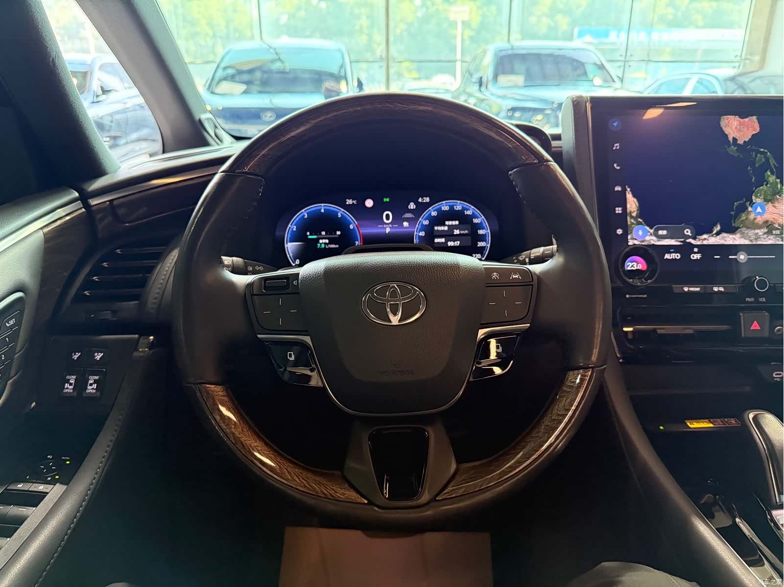 Toyota Alphard, 2024 14
