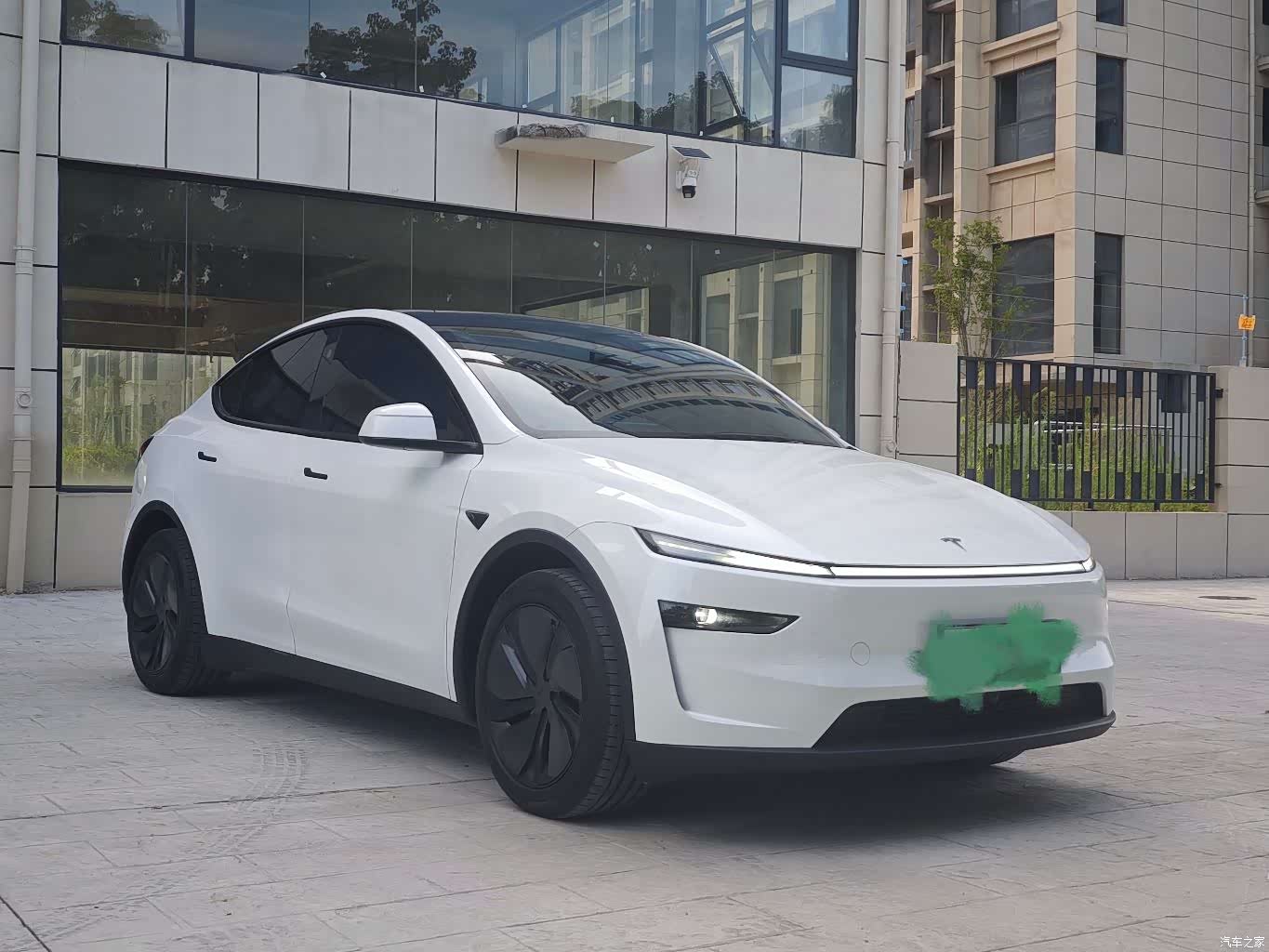 Tesla Model Y, 2026 3