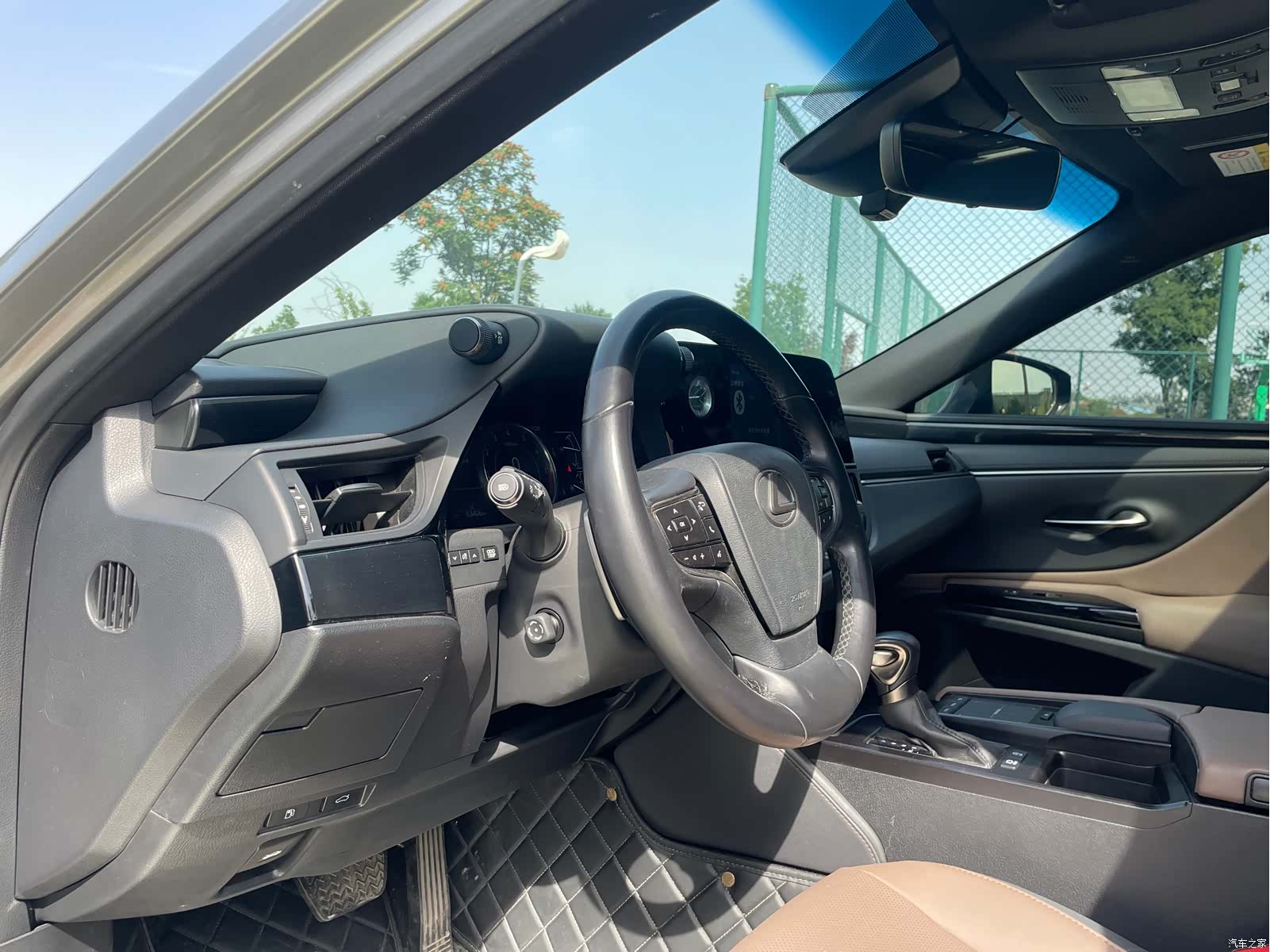 Lexus ES, 2022 все фото