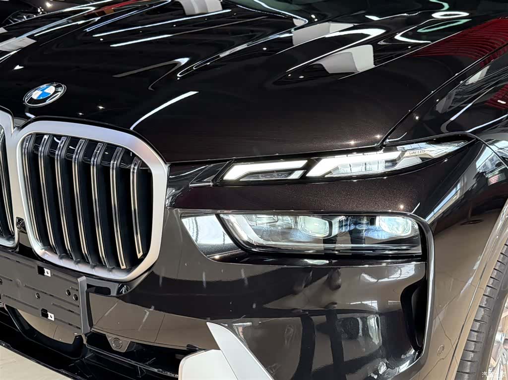 BMW X7, 2026 все фото