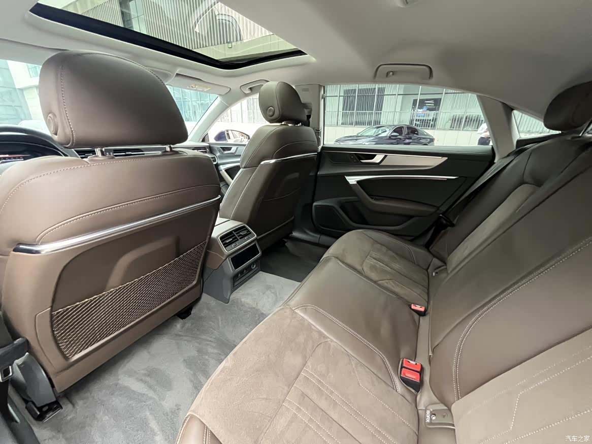 Audi A7L, 2022 8