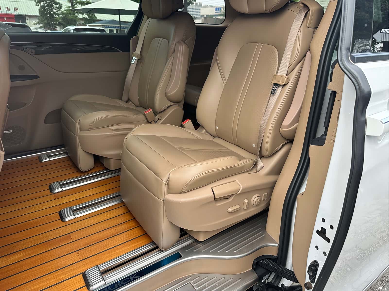 Buick GL8, 2019 7