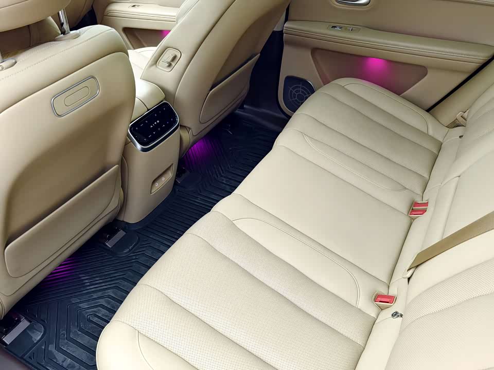 AITO Ask the world M7