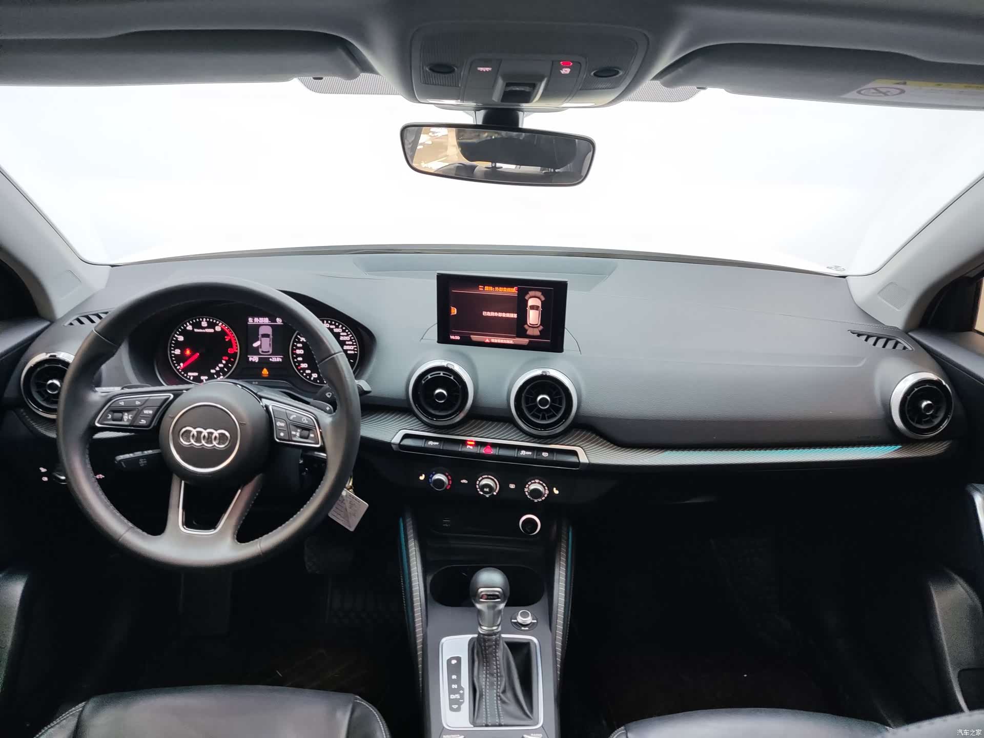 Audi Q2L, 2022 13