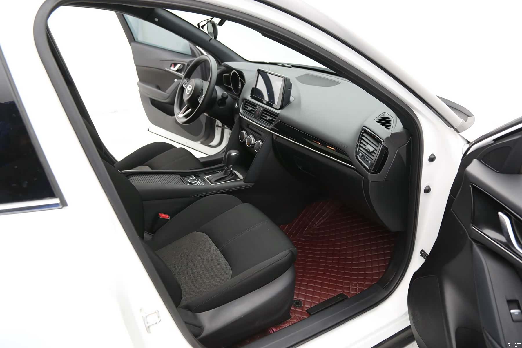 Mazda CX-4, 2023 19