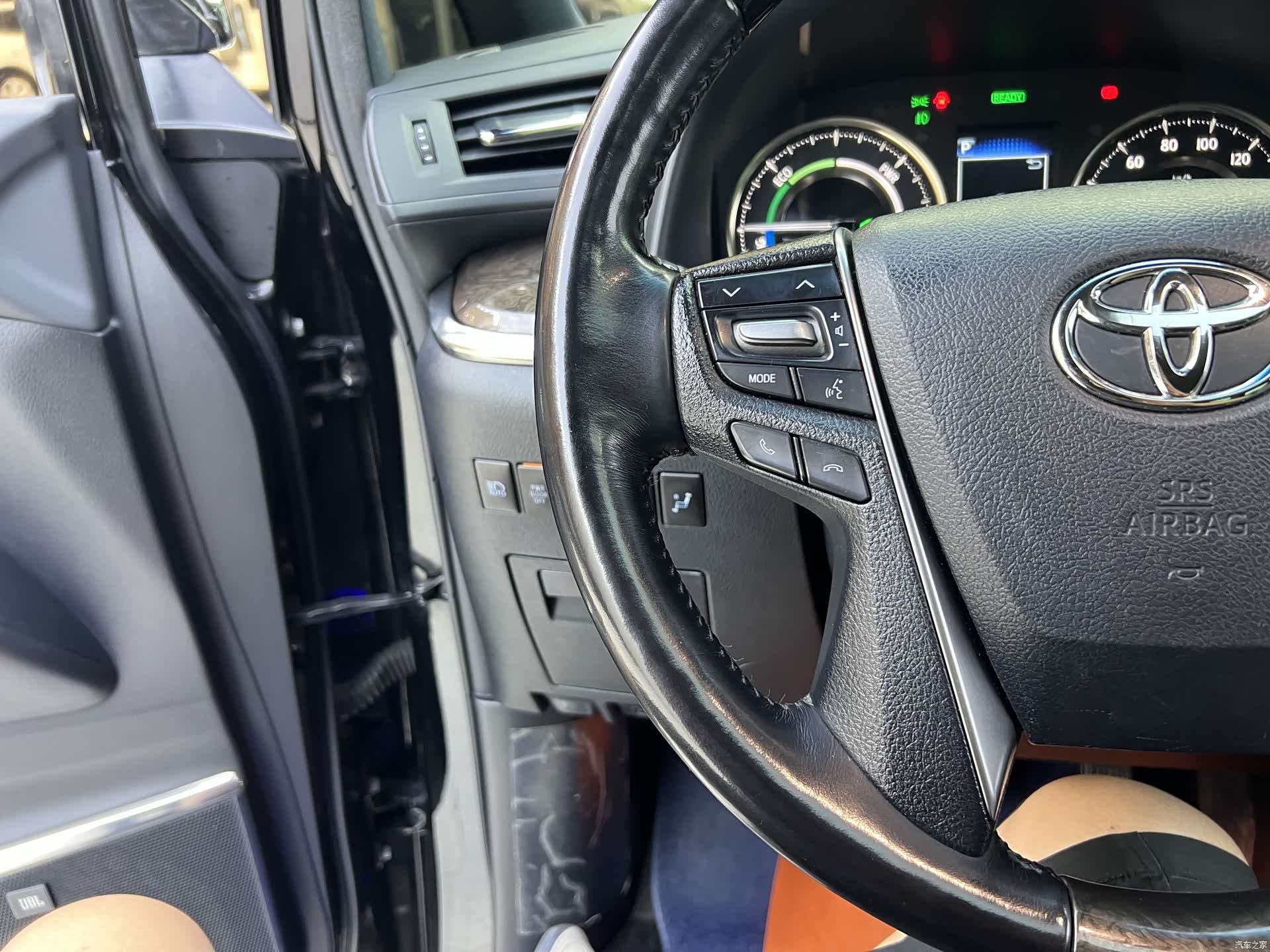 Toyota Alphard, 2021 13
