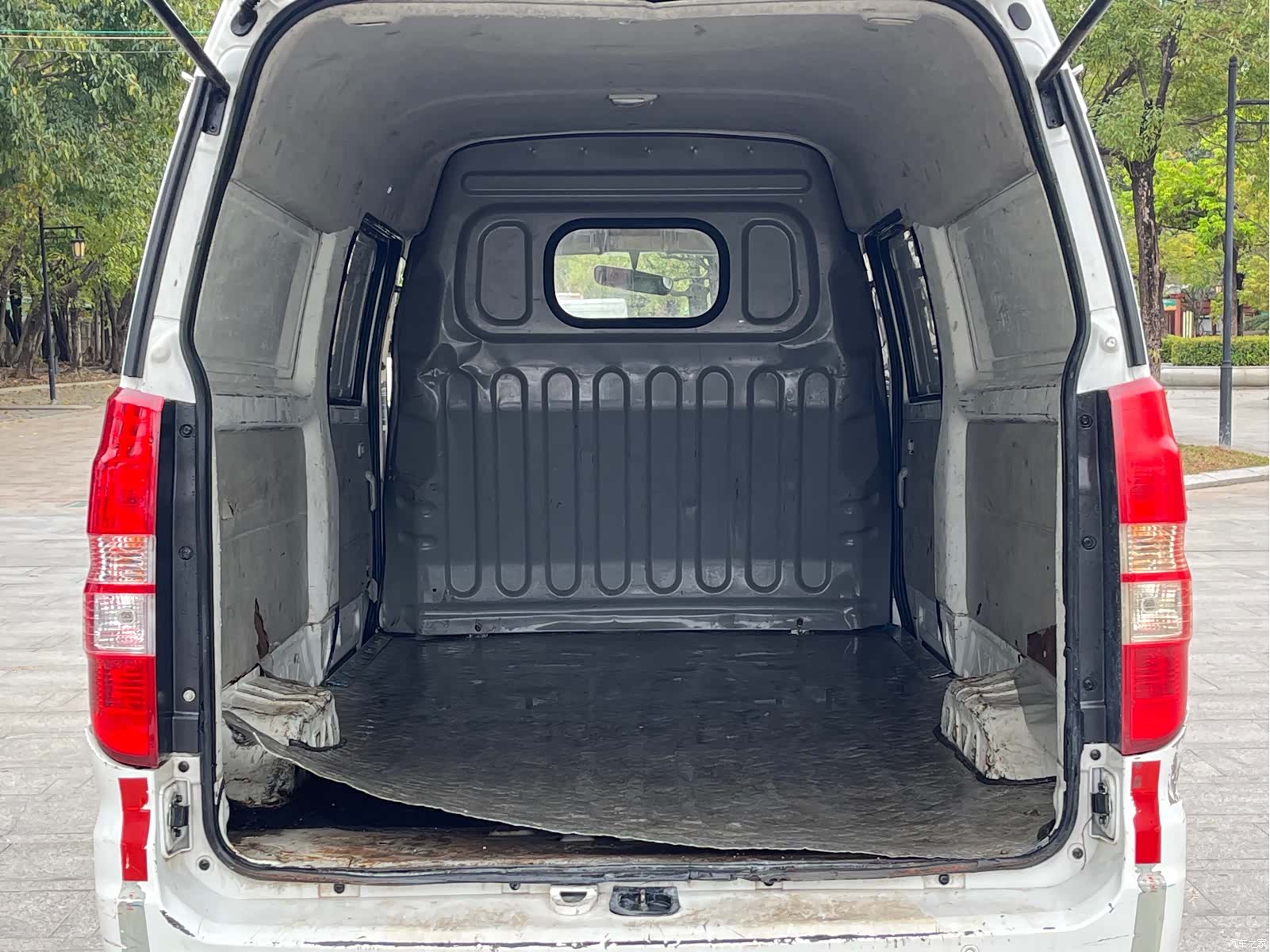 Geely E5, 2022 10