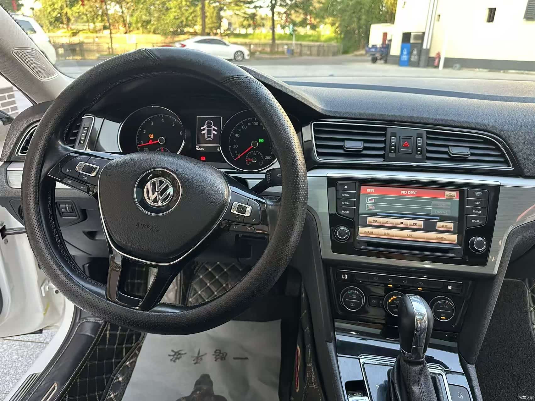 Volkswagen Lamando, 2015 12