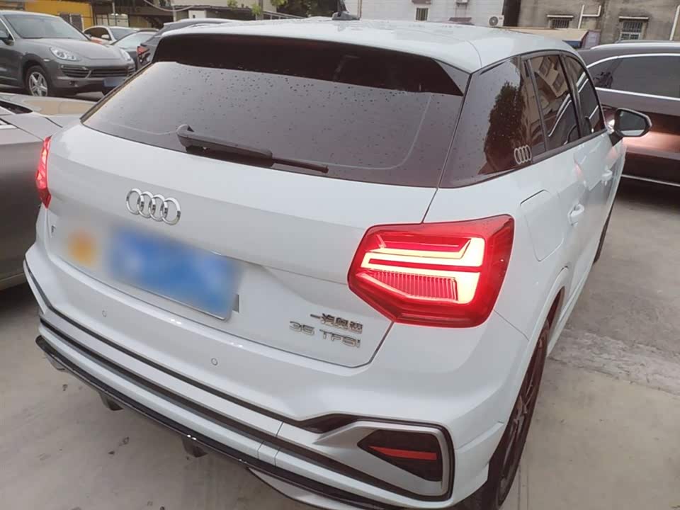 Audi Q2L Audi Q2L