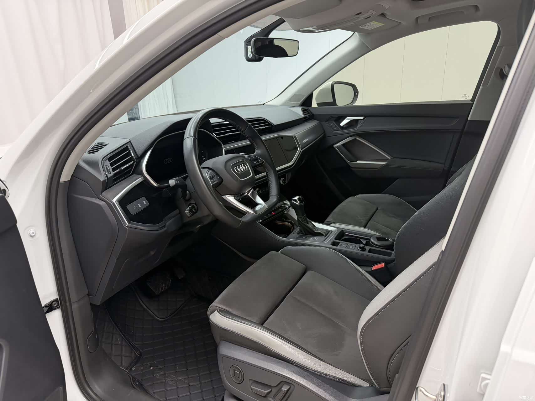 Audi Q3, 2023 11