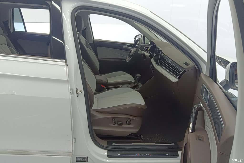 Volkswagen Tiguan L, 2023 8