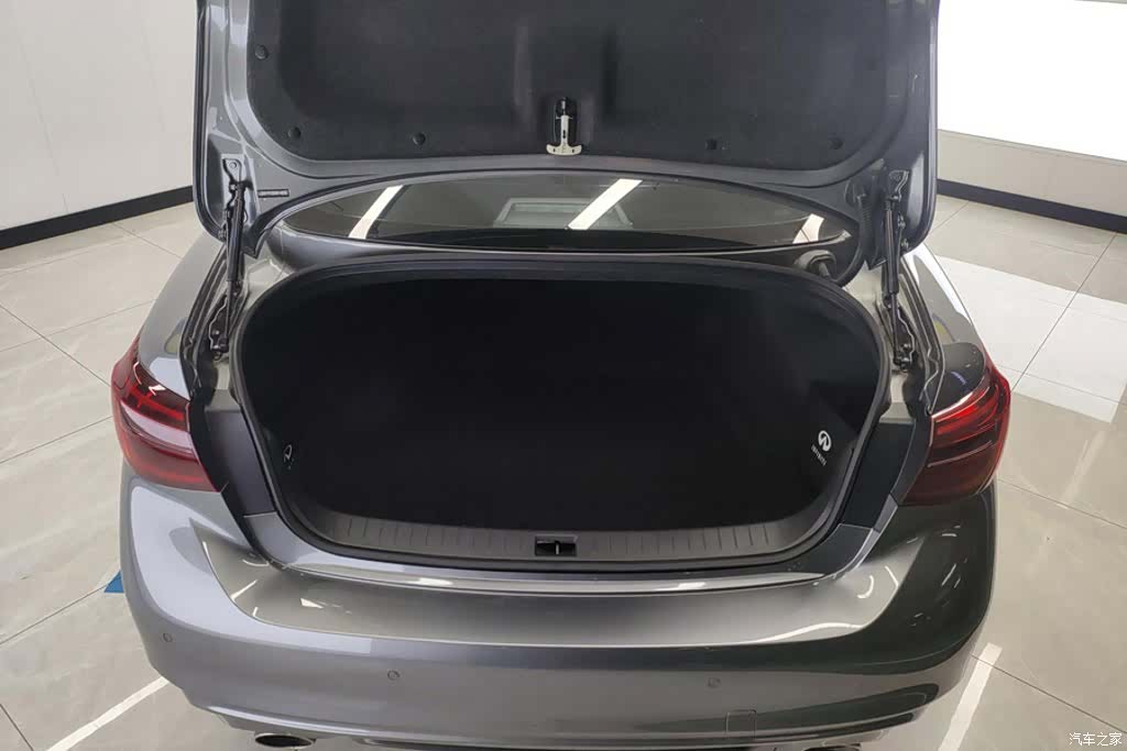 Infiniti Q50L, 2024 4