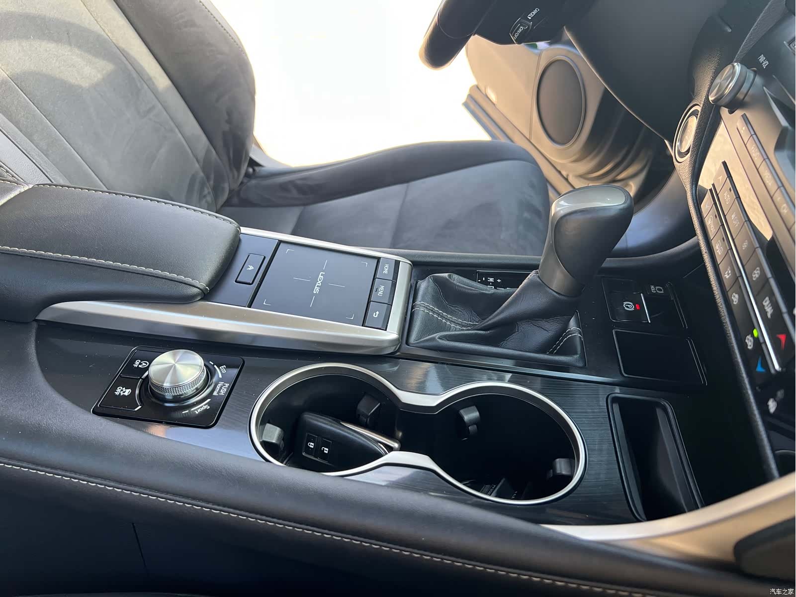 Lexus RX, 2022 9