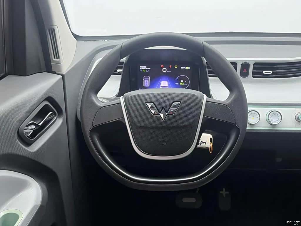Wuling MINIEV, 2021 11