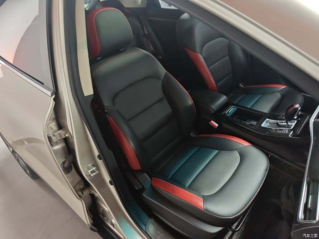 Geely Emgrand, 2021 25