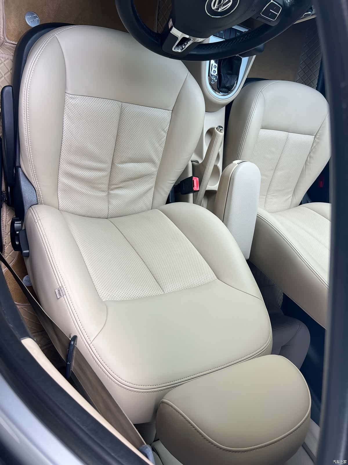 Volkswagen Lavida, 2011 16