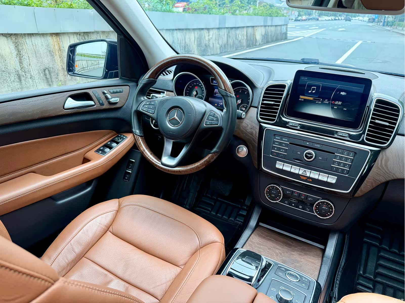 Mercedes-Benz GLS, 2016 25