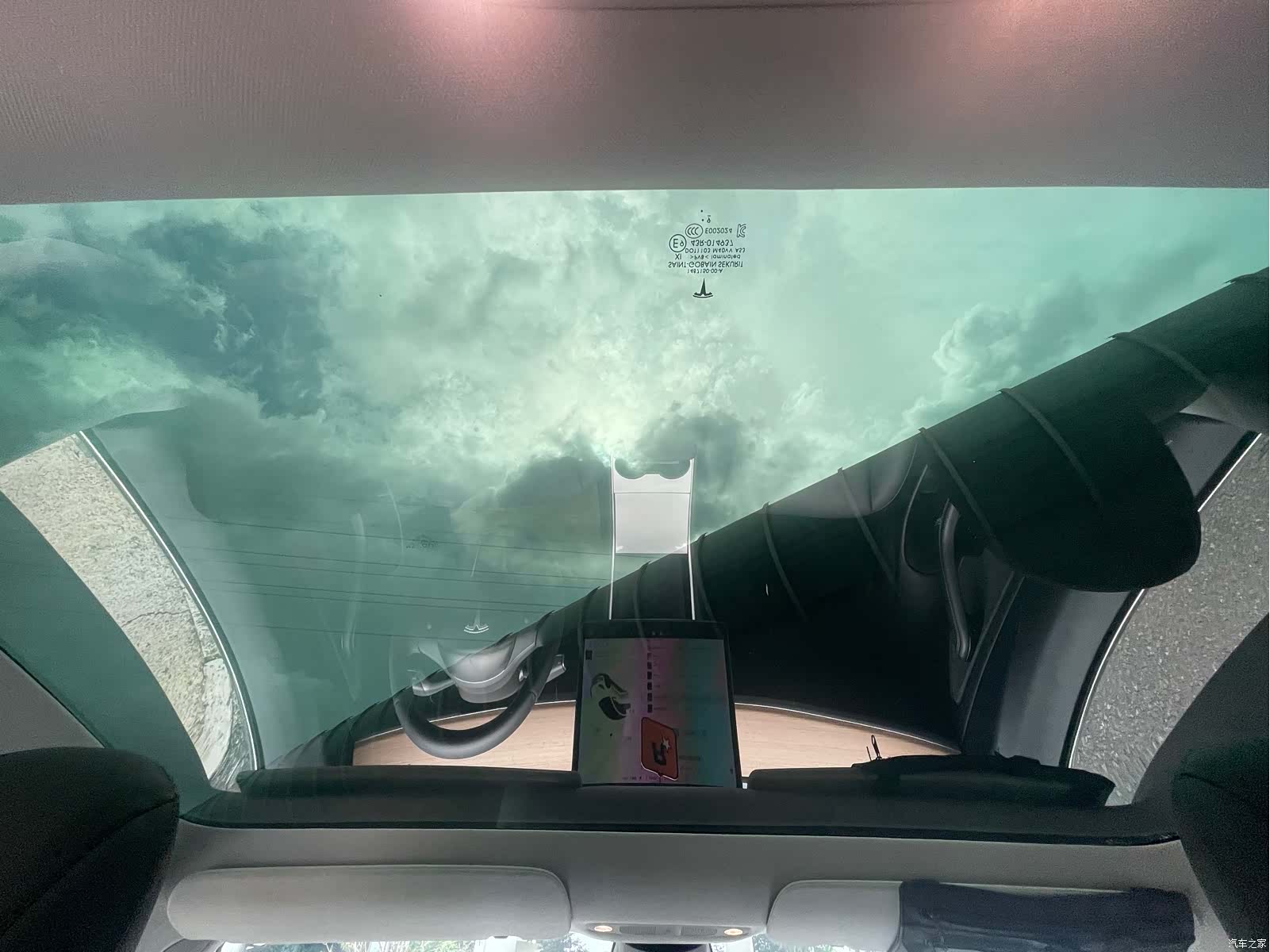 Tesla Model 3, 2019 23