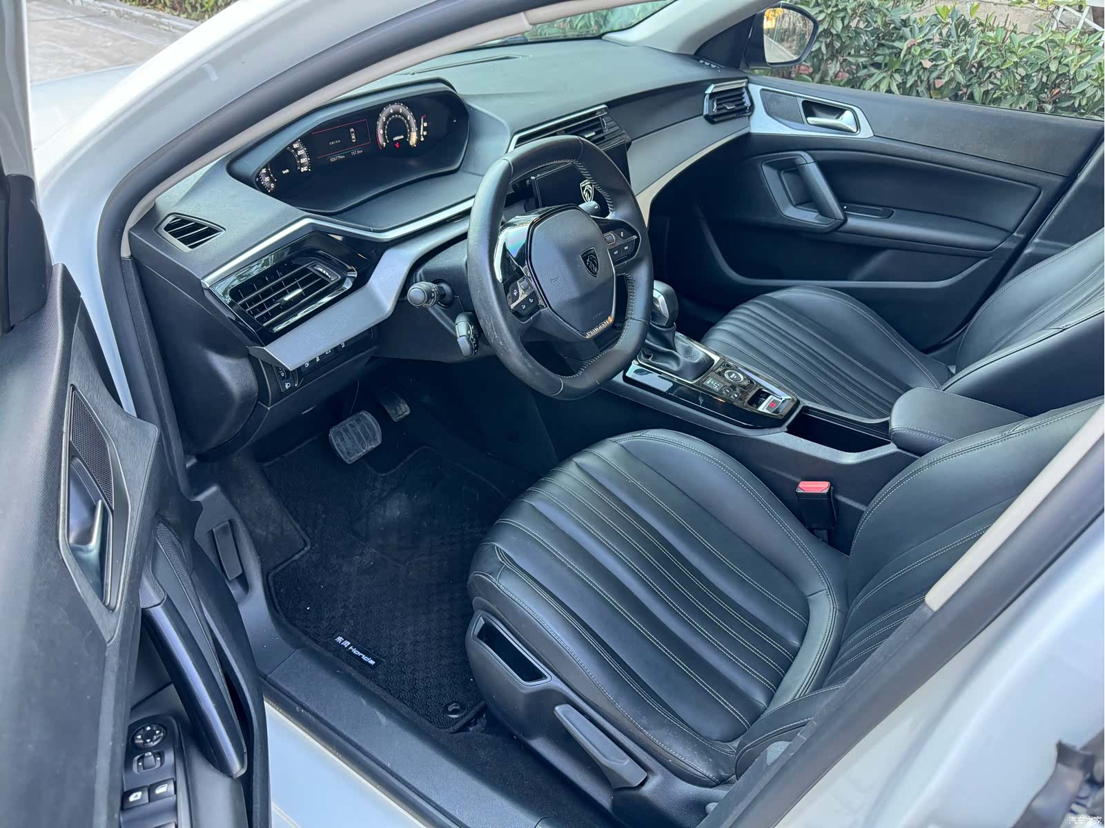 Peugeot 408, 2022 3