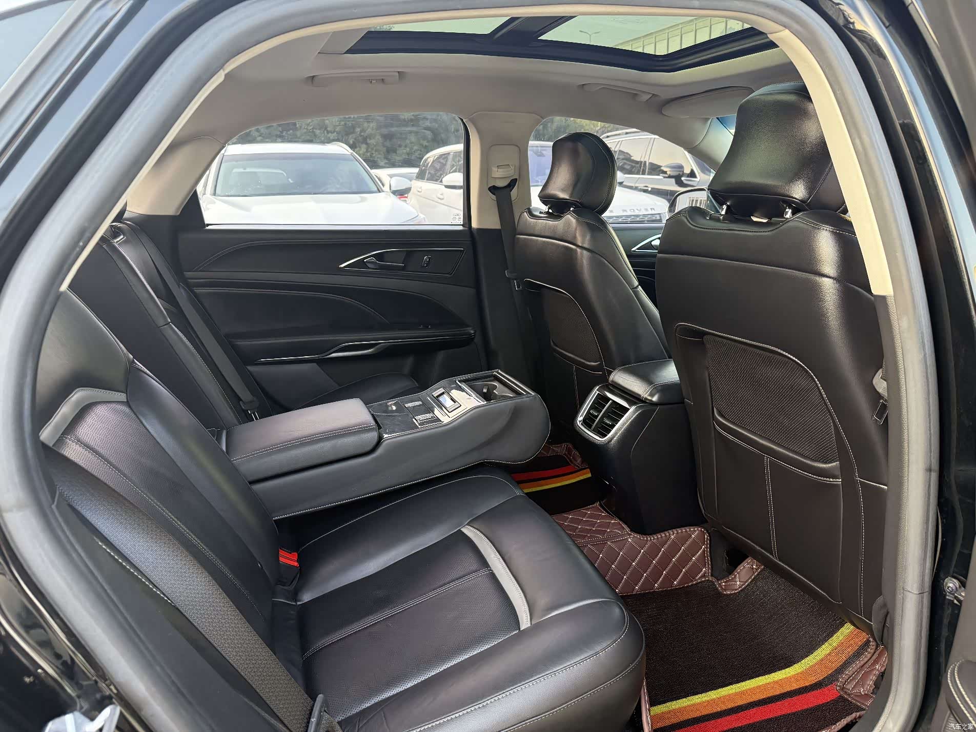 Ford Taurus, 2018 9