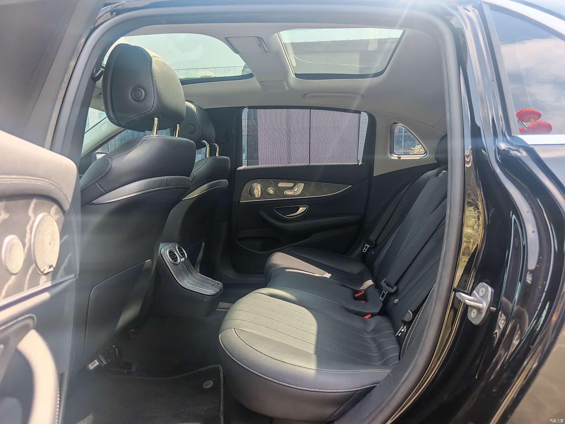 Mercedes-Benz E-Class, 2023 14