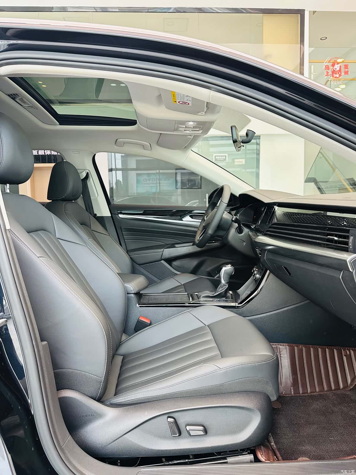 Volkswagen Passat, 2022 14