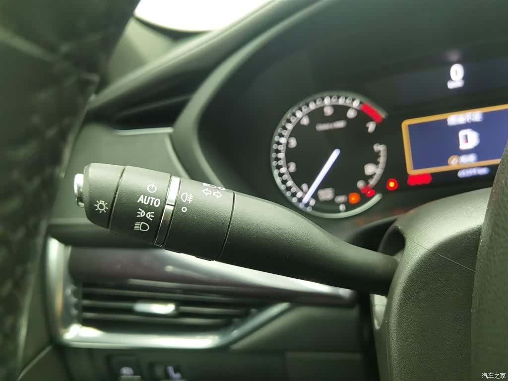 Cadillac XT4, 2020 21