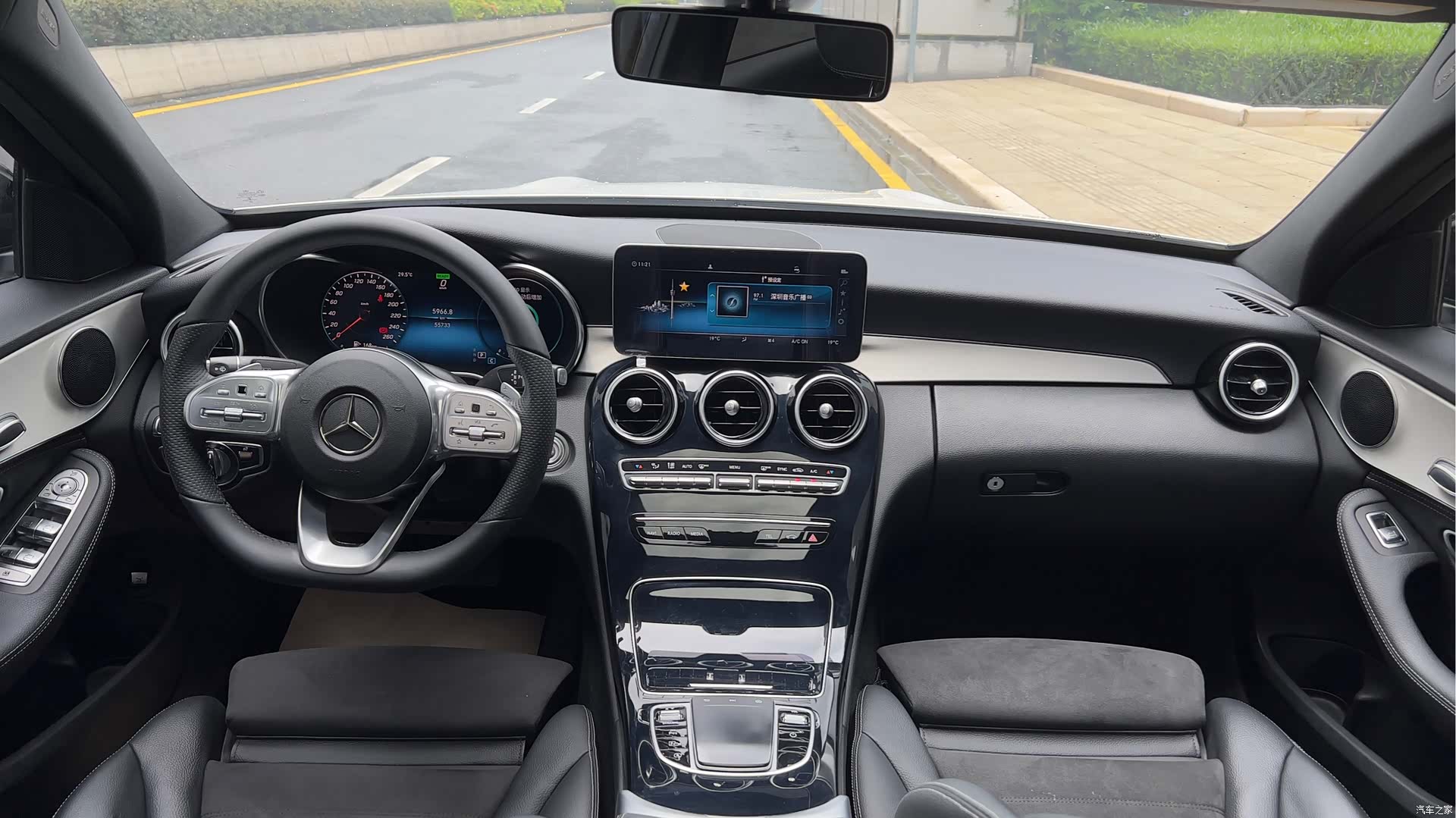 Mercedes-Benz C-Class, 2019 3