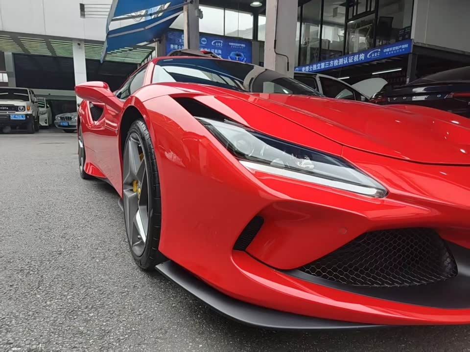 Ferrari F8