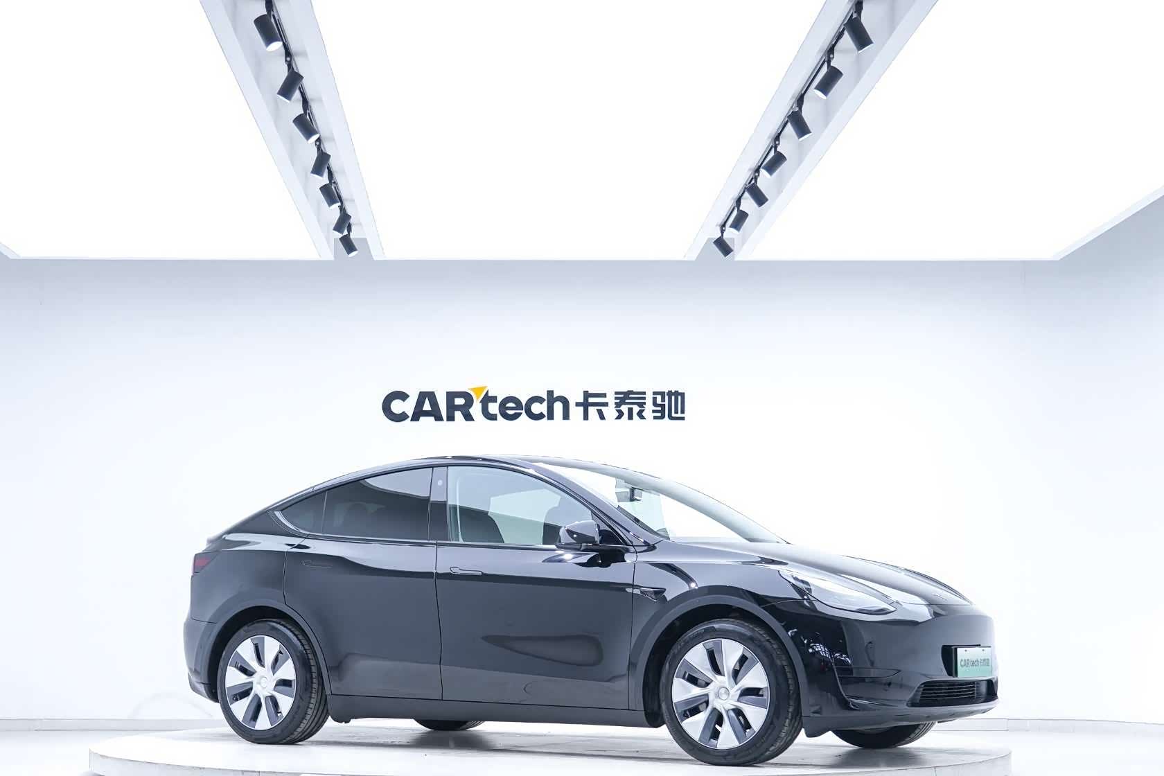 Tesla Model Y, 2022 3