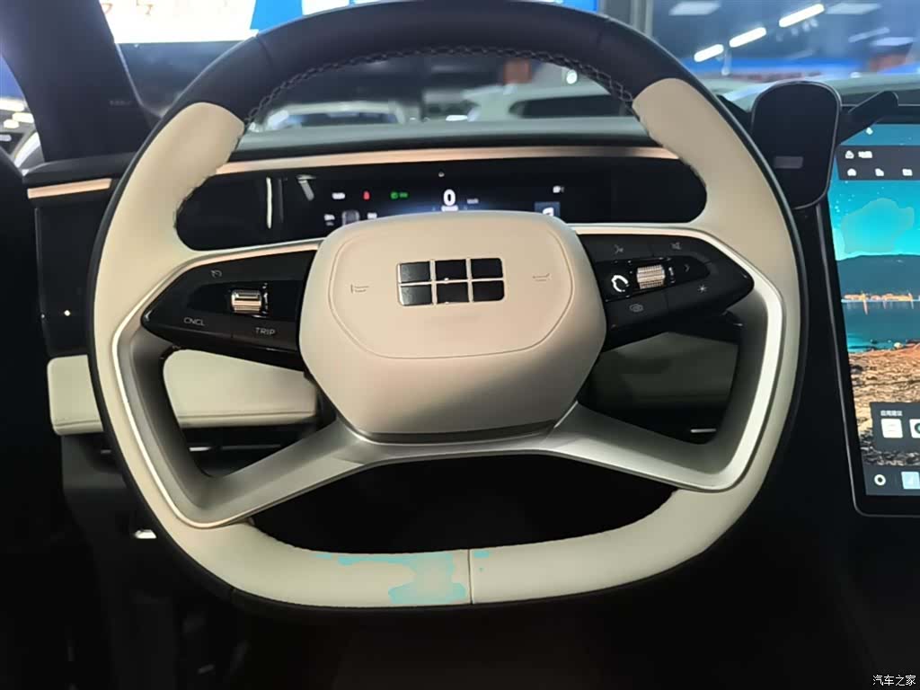 Geely Galaxy L7, 2024 11