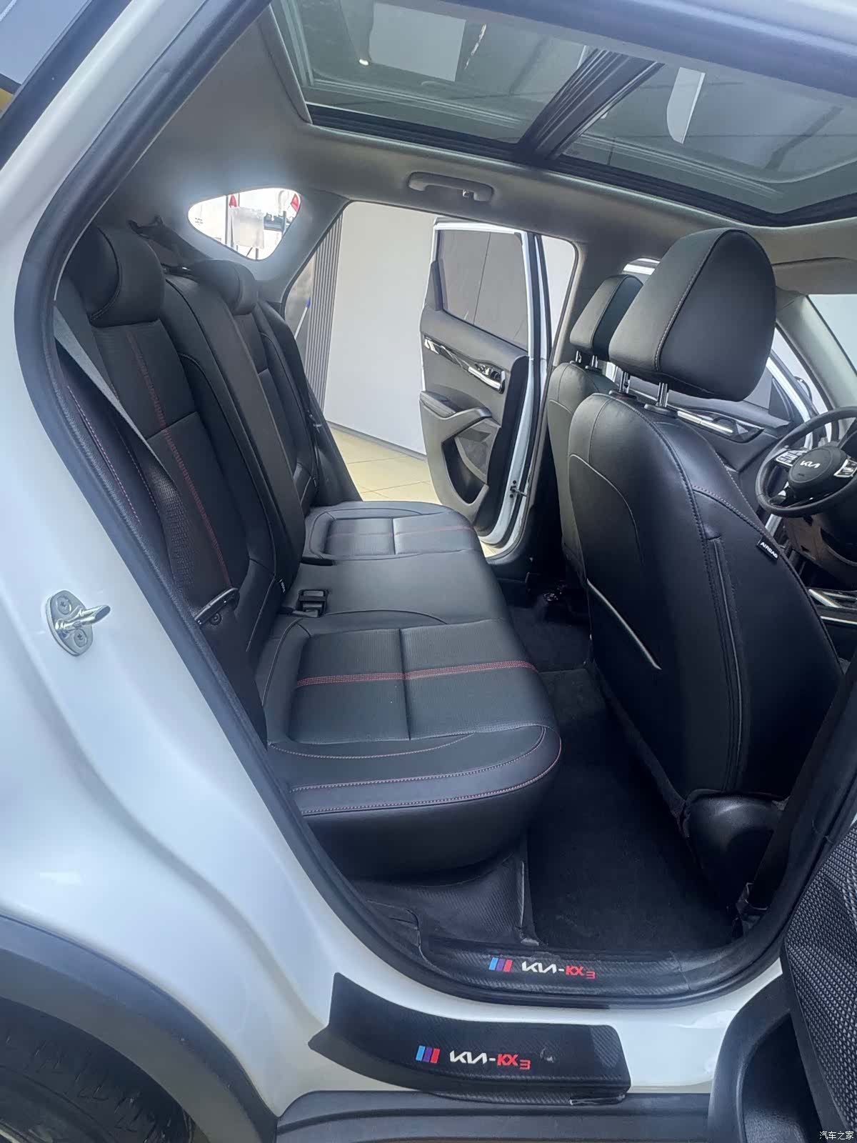 Kia KX3, 2022 11