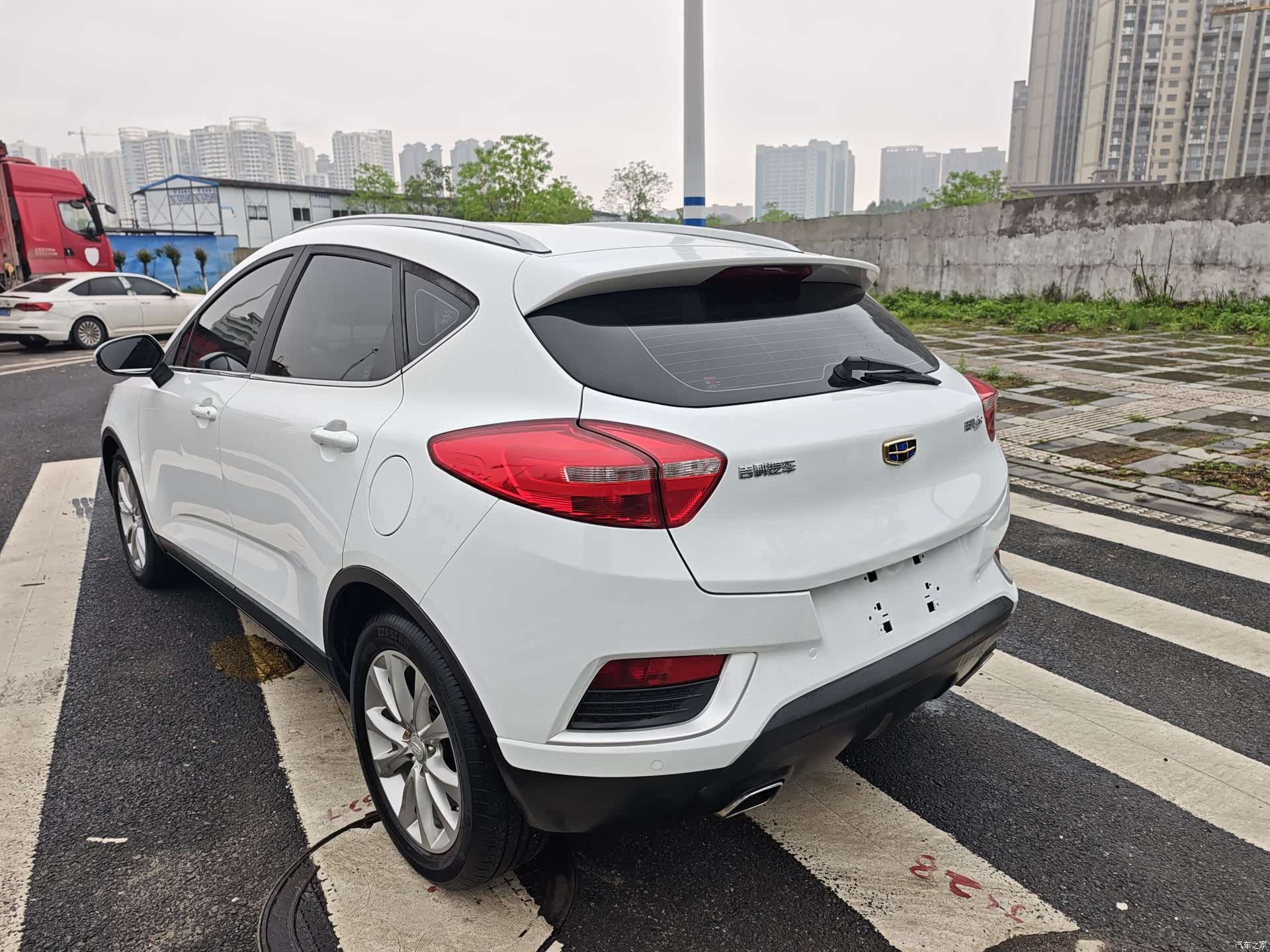 Geely Emgrand, 2017 7