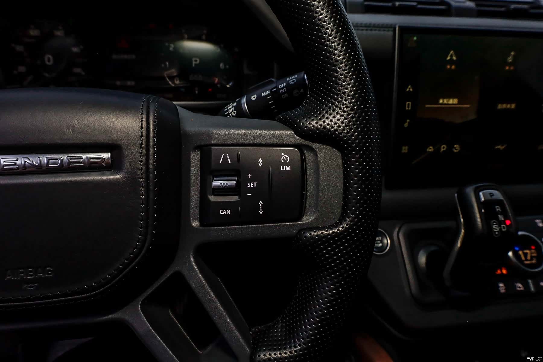 Land Rover Defender, 2023 33