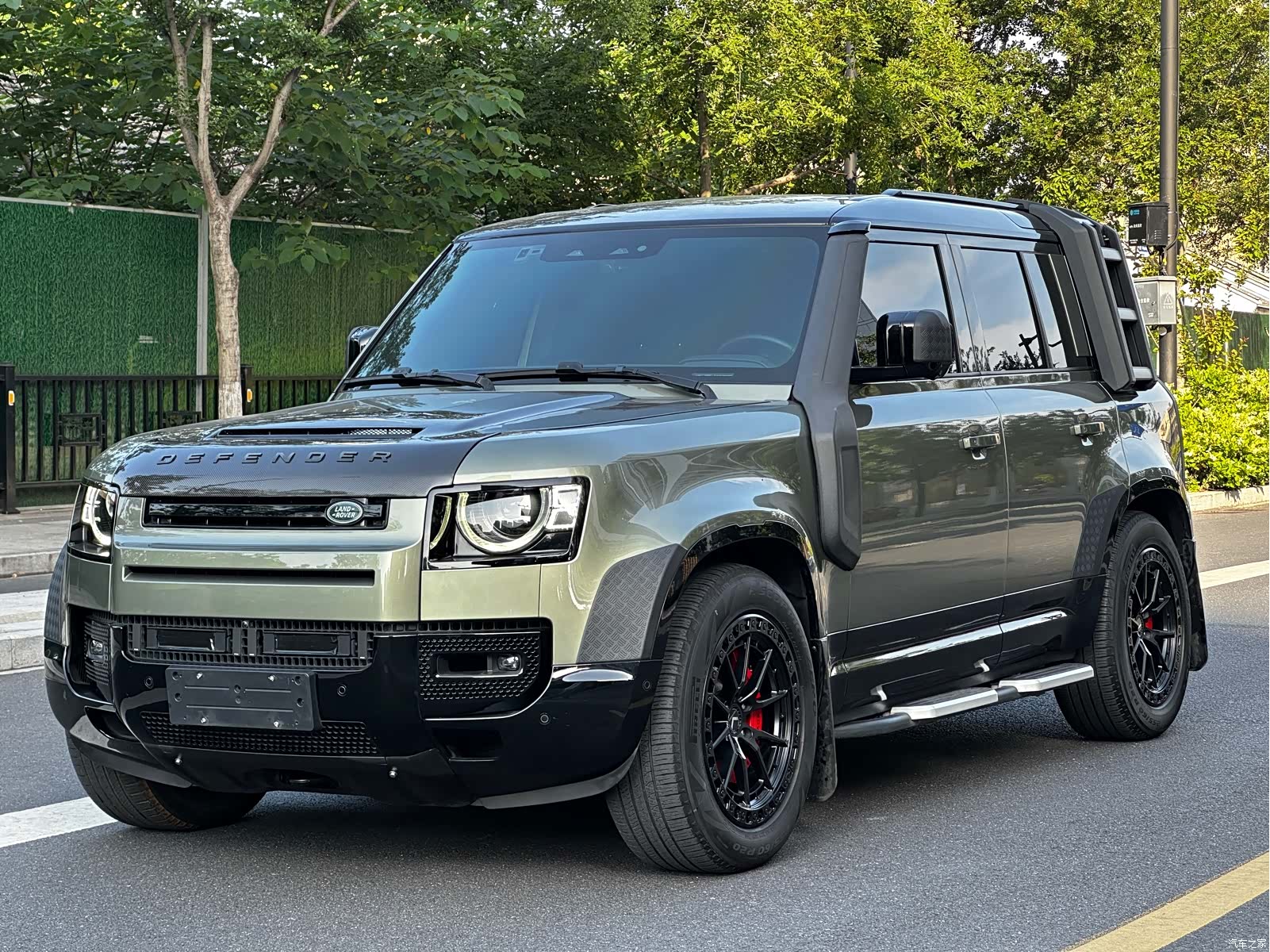 Land Rover Defender