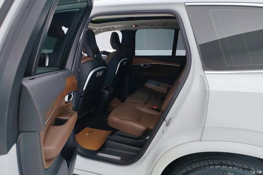 Volvo XC90, 2019 11