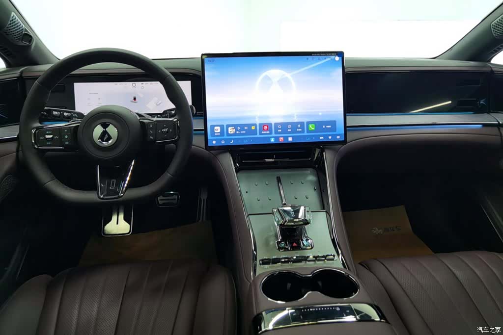 Denza Z9GT, 2025 12