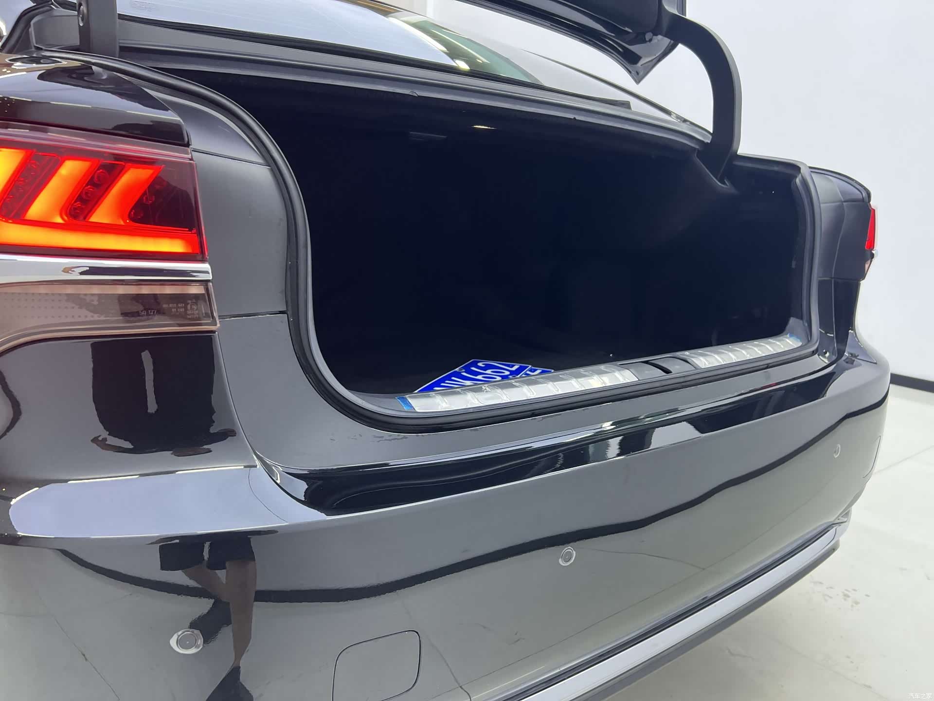 Lexus LS, 2020 9