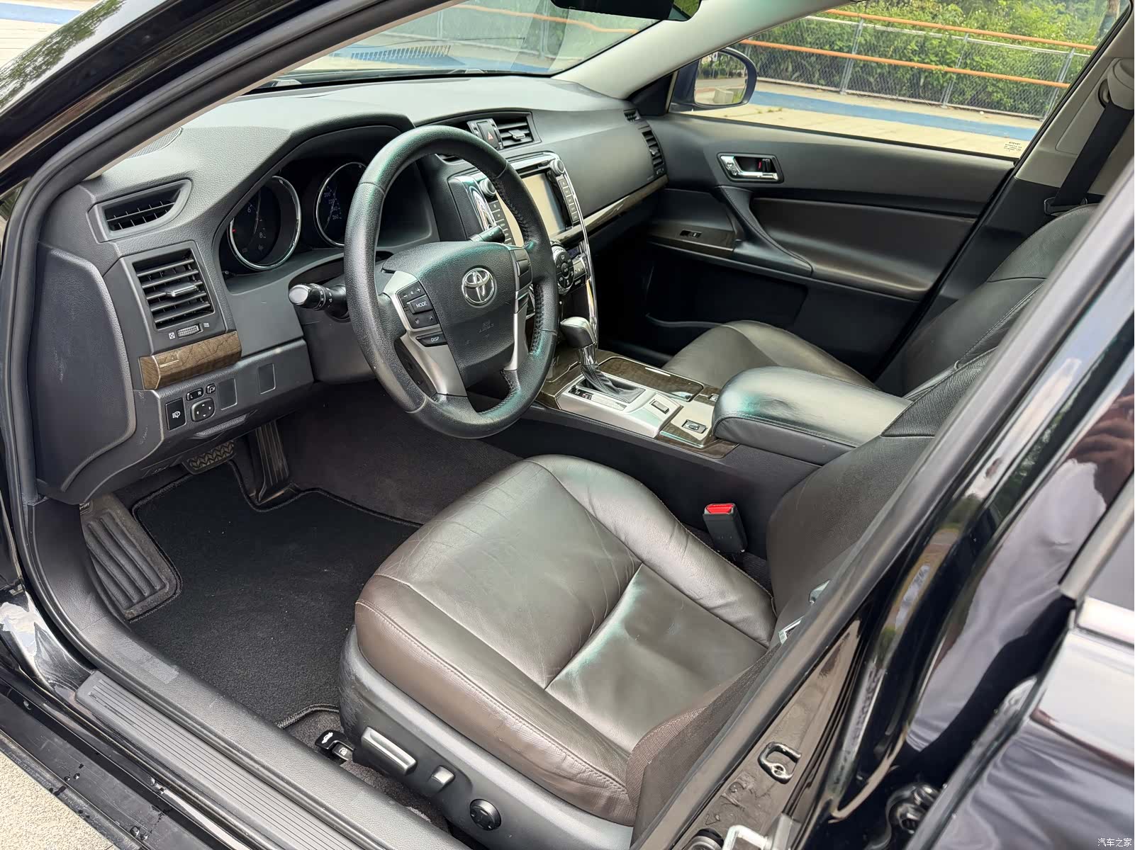 Toyota 2.5V, 2014 7