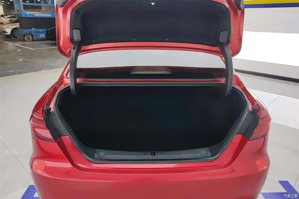 Geely Binray, 2019 4