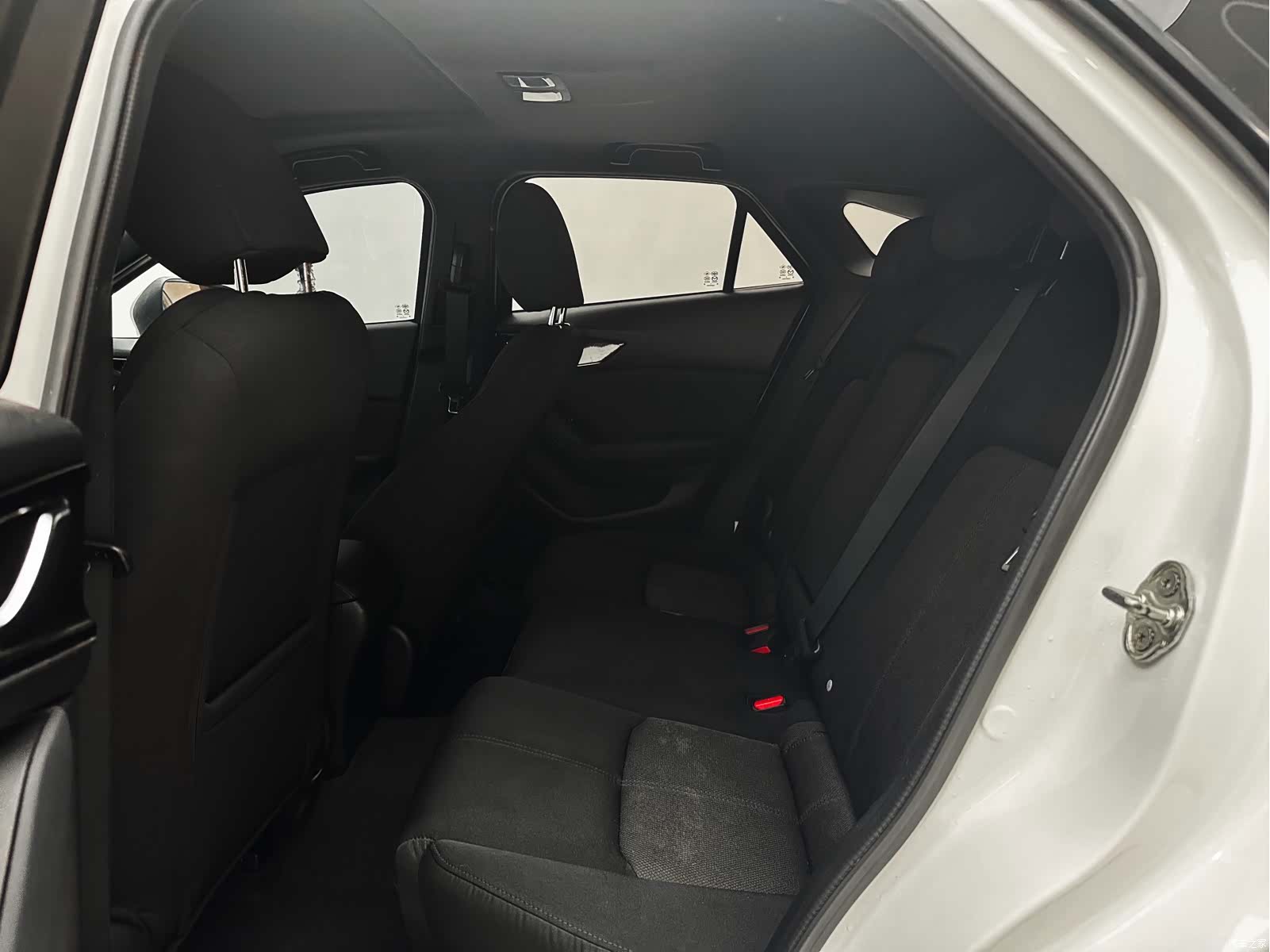 Mazda CX-4, 2023 13
