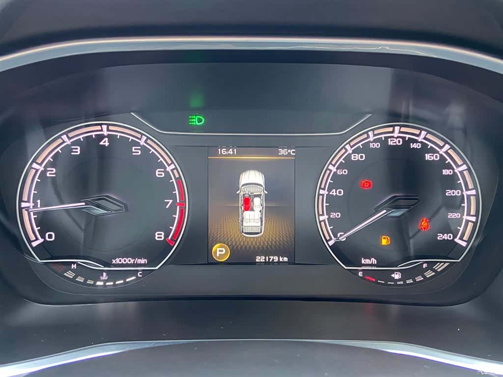 Geely Coolray, 2022 19